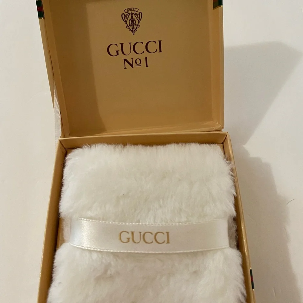 Vintage 1980's Gucci Dusting Powder - Picture 2 of 5